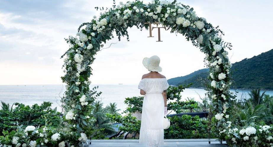 What to Wear to Every Type of Wedding