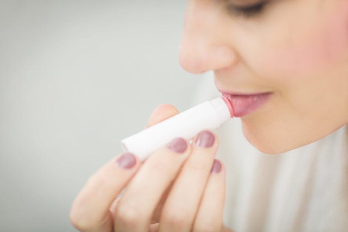 Lip and Hand Care in Bangalore’s Cooler Weather: Simple DIY Scrubs and Balms